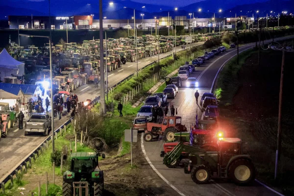 ΣΤΗΡΙΖΟΥΜΕ ΤΟΝ ΑΓΩΝΑ ΤΩΝ ΒΙΟΠΑΛΑΙΣΤΩΝ ΑΓΡΟΤΩΝ ΚΑΙ ΚΤΗΝΟΤΡΟΦΩΝ