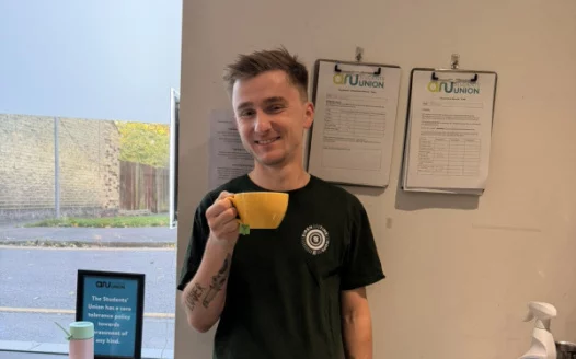 Callum will dye his hair green