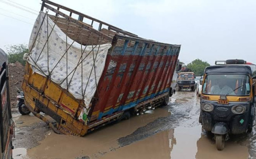 Immediate Repair and Reconstruction of the Sambhajinagar–Pune Highway