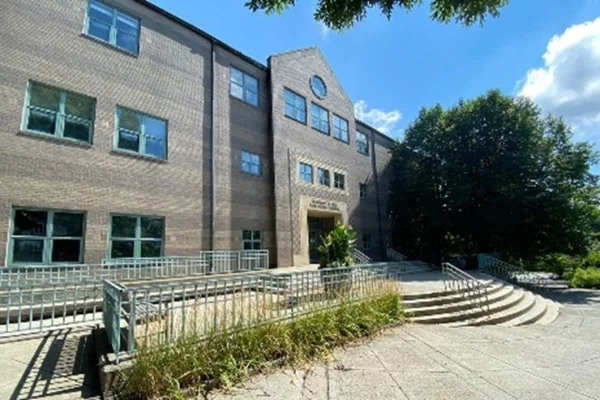 REQUIRE LITTERBOXES IN OLIN HALL